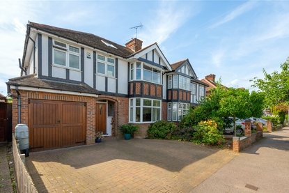 4 Bedroom House Sold Subject to ContractHouse Sold Subject to Contract in Elm Drive, St. Albans, Hertfordshire - Collinson Hall