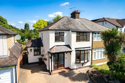 3 Bedroom House Sold Subject to ContractHouse Sold Subject to Contract in Salisbury Avenue, St. Albans, Hertfordshire - Collinson Hall