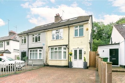 3 Bedroom House For SaleHouse For Sale in Old Watford Road, Bricket Wood, St. Albans - Collinson Hall