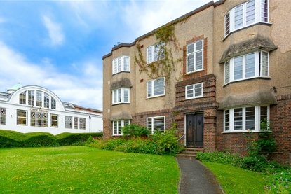 2 Bedroom Apartment Let AgreedApartment Let Agreed in Abbey Court, Holywell Hill, St. Albans - Collinson Hall