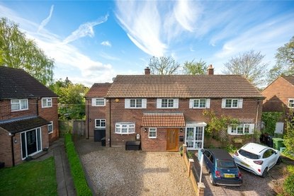 4 Bedroom House For SaleHouse For Sale in Fellowes Lane, Colney Heath, St. Albans - Collinson Hall
