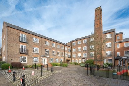 2 Bedroom Apartment Let AgreedApartment Let Agreed in Milliners Court, Lattimore Road, St. Albans - Collinson Hall