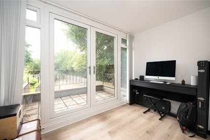 2 Bedroom House To LetHouse To Let in Chiswell Green Lane, St. Albans, Hertfordshire - Collinson Hall