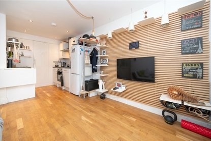 2 Bedroom House To LetHouse To Let in Chiswell Green Lane, St. Albans, Hertfordshire - Collinson Hall