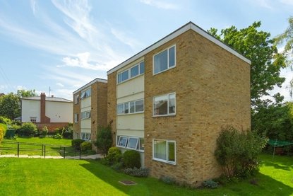 2 Bedroom Apartment For SaleApartment For Sale in Mount Pleasant, St. Albans, Hertfordshire - Collinson Hall
