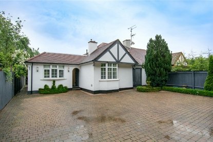 4 Bedroom Bungalow For SaleBungalow For Sale in Lye Lane, Bricket Wood, St. Albans - Collinson Hall