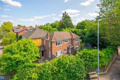 2 Bedroom Maisonette For SaleMaisonette For Sale in Holywell Hill, St. Albans, Hertfordshire - Collinson Hall