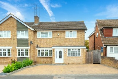 4 Bedroom House To LetHouse To Let in The Meads, Bricket Wood, St. Albans - Collinson Hall