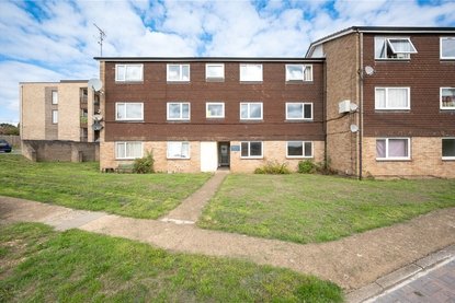 1 Bedroom Apartment For SaleApartment For Sale in Holyrood Crescent, St. Albans, Hertfordshire - Collinson Hall