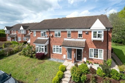 3 Bedroom House For SaleHouse For Sale in Ashdales, St. Albans, Hertfordshire - Collinson Hall