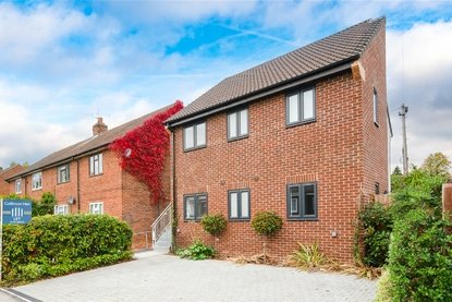 2 Bedroom Apartment To LetApartment To Let in Martyr Close, St. Albans, Hertfordshire - Collinson Hall