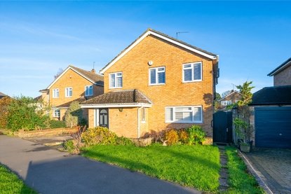 4 Bedroom House For SaleHouse For Sale in Hawthorn Way, St. Albans, Hertfordshire - Collinson Hall