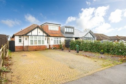 4 Bedroom Bungalow For SaleBungalow For Sale in Stanley Avenue, St. Albans, Hertfordshire - Collinson Hall