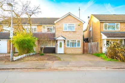 4 Bedroom House For SaleHouse For Sale in Maplefield, Park Street, St. Albans - Collinson Hall