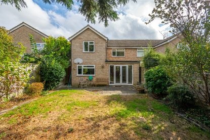 4 Bedroom House To LetHouse To Let in Maplefield, Park Street, St. Albans - Collinson Hall