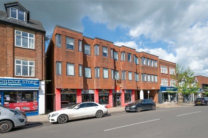 2 Bedroom Apartment For SaleApartment For Sale in Victoria House, 117-129 Victoria Street, St. Albans - Collinson Hall