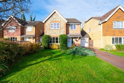 4 Bedroom House For SaleHouse For Sale in Forge End, St. Albans, Hertfordshire - Collinson Hall