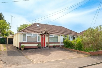 2 Bedroom Bungalow For SaleBungalow For Sale in Driftwood Avenue, St. Albans, Hertfordshire - Collinson Hall