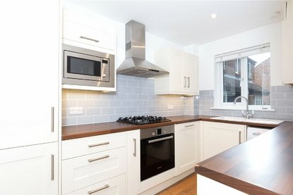 1 Bedroom House For SaleHouse For Sale in Wynchlands Crescent, St. Albans, Hertfordshire - Collinson Hall