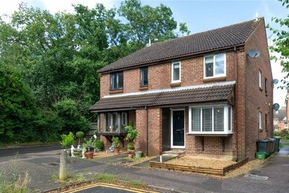 1 Bedroom House For SaleHouse For Sale in Wynchlands Crescent, St. Albans, Hertfordshire - Collinson Hall