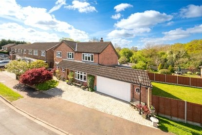 4 Bedroom House For SaleHouse For Sale in Maplefield, Park Street, St. Albans - Collinson Hall