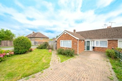 3 Bedroom Bungalow For SaleBungalow For Sale in Jenkins Avenue, Bricket Wood, St. Albans - Collinson Hall