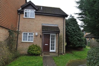 2 Bedroom House Let AgreedHouse Let Agreed in Wilstone Drive, St. Albans, Hertfordshire - Collinson Hall