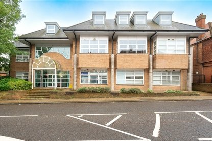 2 Bedroom Apartment New InstructionApartment New Instruction in London Road, St. Albans - Collinson Hall