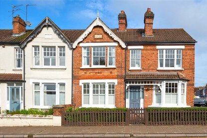 3 Bedroom House For SaleHouse For Sale in Sandpit Lane, St. Albans, Hertfordshire - Collinson Hall