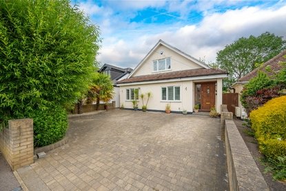 4 Bedroom House For SaleHouse For Sale in South Riding, Bricket Wood, St. Albans - Collinson Hall