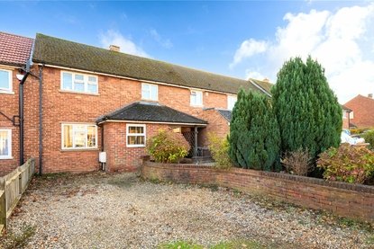 2 Bedroom House For SaleHouse For Sale in Cavan Drive, St. Albans, Hertfordshire - Collinson Hall