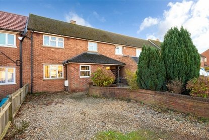 2 Bedroom House For SaleHouse For Sale in Cavan Drive, St. Albans, Hertfordshire - Collinson Hall