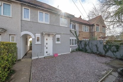 3 Bedroom House For SaleHouse For Sale in Springfield Road, Smallford, St. Albans - Collinson Hall