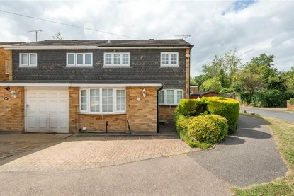 3 Bedroom House For SaleHouse For Sale in St. Lawrence Way, Bricket Wood, St. Albans - Collinson Hall