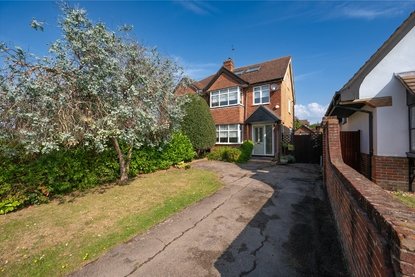 4 Bedroom House For SaleHouse For Sale in Mount Pleasant Lane, Bricket Wood, St. Albans - Collinson Hall