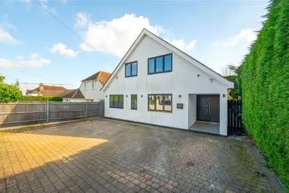 6 Bedroom House New InstructionHouse New Instruction in Penn Road, Park Street, St. Albans - Collinson Hall