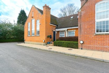 2 Bedroom House For SaleHouse For Sale in Old London Road, St. Albans, Hertfordshire - Collinson Hall