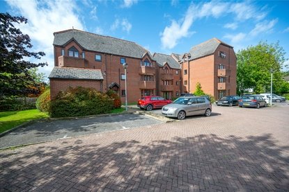 2 Bedroom Apartment For SaleApartment For Sale in Ashtree Court, Granville Road, St. Albans - Collinson Hall