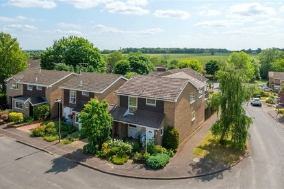 4 Bedroom House For SaleHouse For Sale in Hadrian Close, St. Albans, Hertfordshire - Collinson Hall