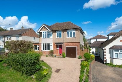 4 Bedroom House For SaleHouse For Sale in Green Lane, St. Albans, Hertfordshire - Collinson Hall