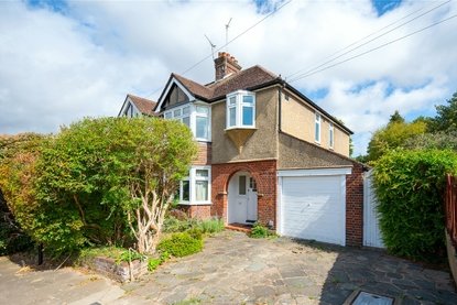4 Bedroom House For SaleHouse For Sale in Palfrey Close, St. Albans, Hertfordshire - Collinson Hall