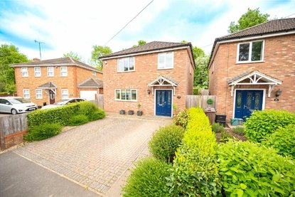 3 Bedroom House New InstructionHouse New Instruction in Park Street Lane, Park Street, St. Albans - Collinson Hall