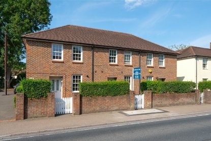 3 Bedroom House For SaleHouse For Sale in Park Street, St. Albans, Hertfordshire - Collinson Hall