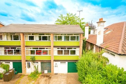 3 Bedroom House For SaleHouse For Sale in Abbots Park, St. Albans, Hertfordshire - Collinson Hall