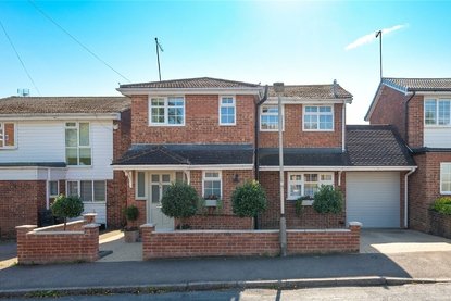 3 Bedroom House New InstructionHouse New Instruction in Cedarwood Drive, St. Albans, Hertfordshire - Collinson Hall