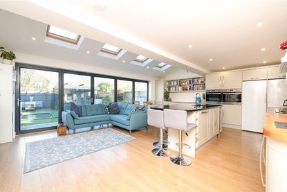 4 Bedroom House For SaleHouse For Sale in Cairns Close, St. Albans, Hertfordshire - Collinson Hall