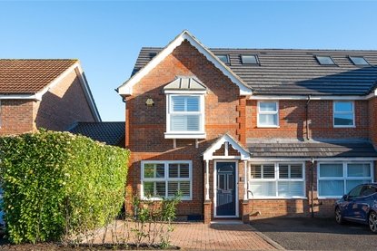 4 Bedroom House New InstructionHouse New Instruction in Cairns Close, St. Albans, Hertfordshire - Collinson Hall