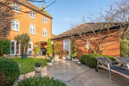 4 Bedroom House For SaleHouse For Sale in Devon Mead, Hatfield, Hertfordshire - Collinson Hall