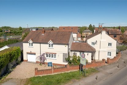 3 Bedroom House For SaleHouse For Sale in Coursers Road, Colney Heath, St. Albans - Collinson Hall