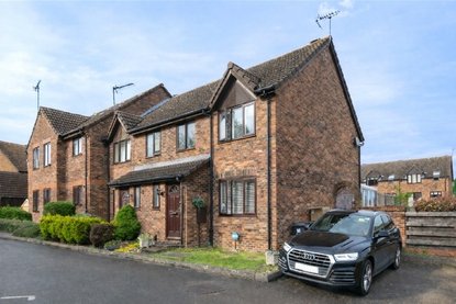 3 Bedroom House For SaleHouse For Sale in Harvesters, St. Albans, Hertfordshire - Collinson Hall
